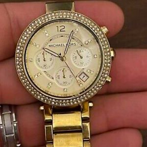 MK watch. Worn a few times. Great condition.